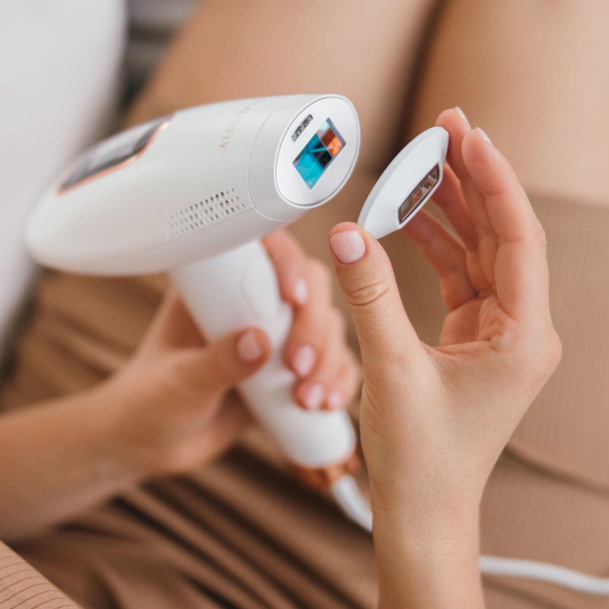 B-Shine – Depiladora Luz Pulsada – Depilador laser con sistema de enfriado – Revitalización de la piel – 500.000 pulsos de luz, 26 J/cm – Beautifly