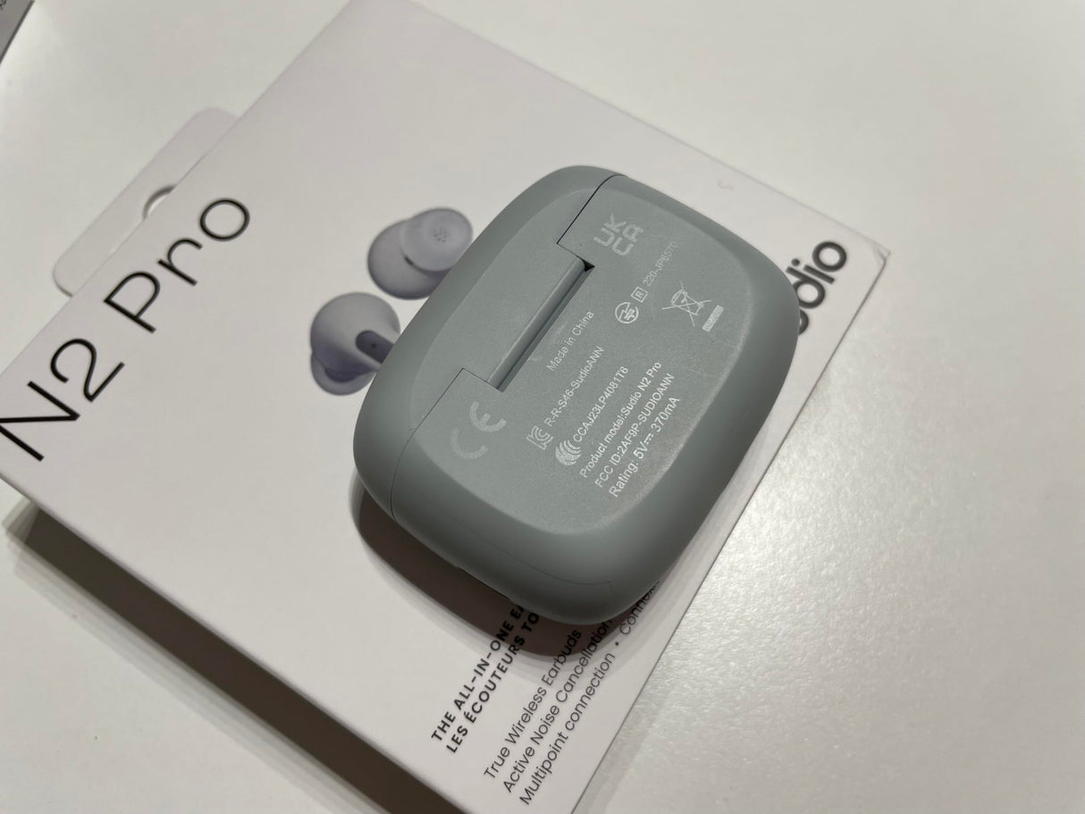 Sudio N2 Pro - Auriculares intraurales Bluetooth con ANC, conexión multipunto, IPX4 Resistente, Carga USB-C e inalámbrica, micrófono, Tiempo de reproducción de 30 Horas con Funda de Carga (Blanco)