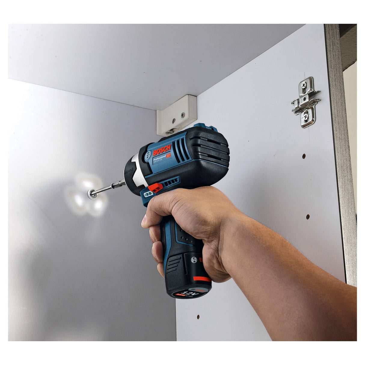 Bosch Professional GDR 12V-105 - Atornillador de impacto a batería (2 baterías x 2.0 Ah, 12V, 105 Nm, en L-BOXX)