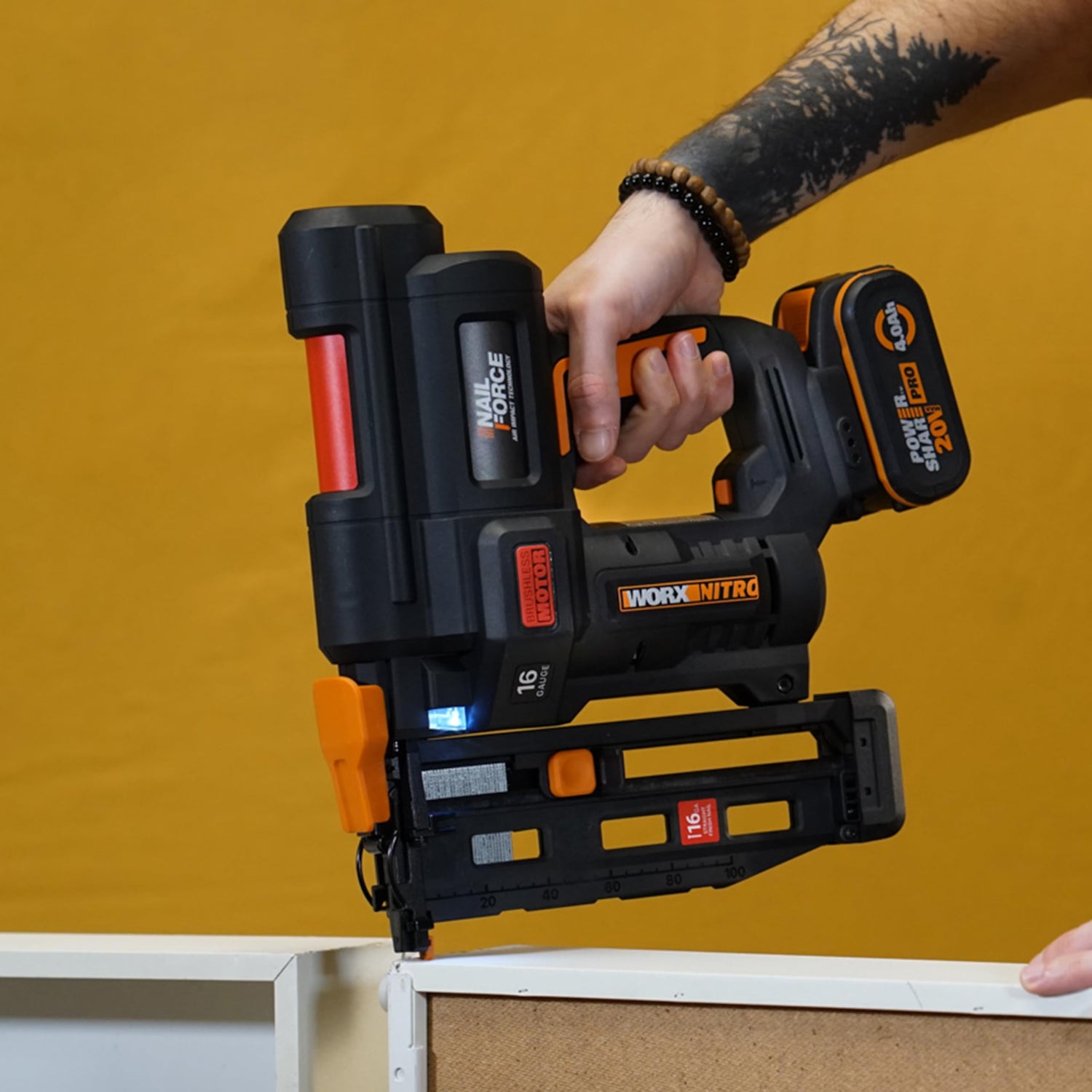 WORX WX841.9 Nitro 20V Clavadora sin cable de calibre 16 | clavadora inalámbrica| pistola de clavos alimentada por batería con liberación de atascos sin herramientas| PowerShare - Solo herramienta