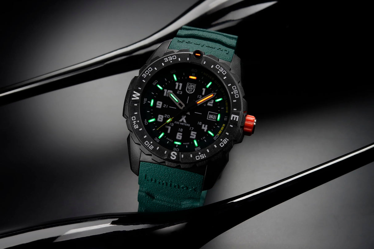 Luminox Reloj Analógico para Hombres de Cuarzo Suizo con Correa en Caucho XB.3735