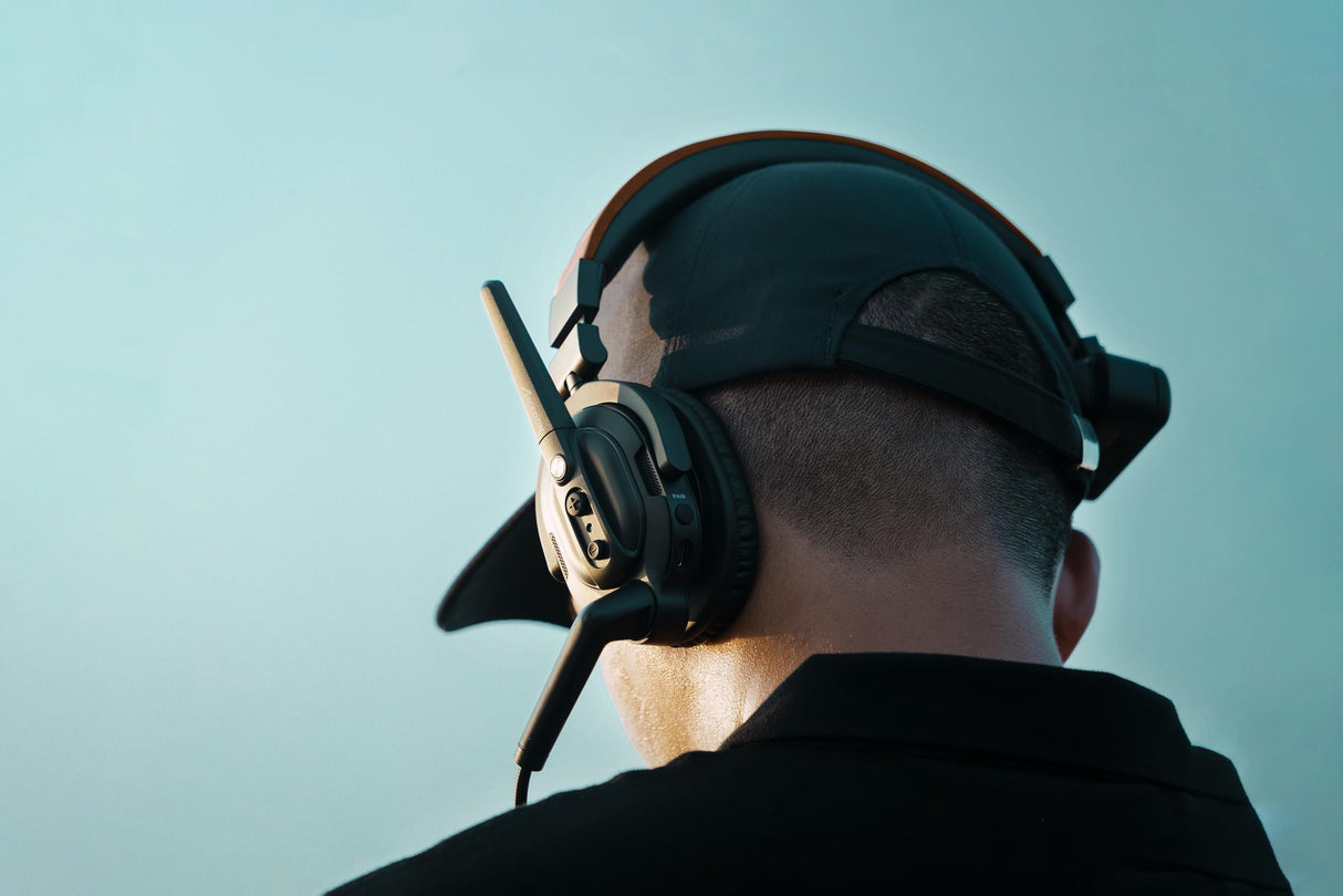 Accsoon - Kit como SE 1H4R (1 H + 4 R) - Incluye un Auricular anfitrión y Cuatro Auriculares remotos - Diseño ergonómico - Alcance de 400 Metros