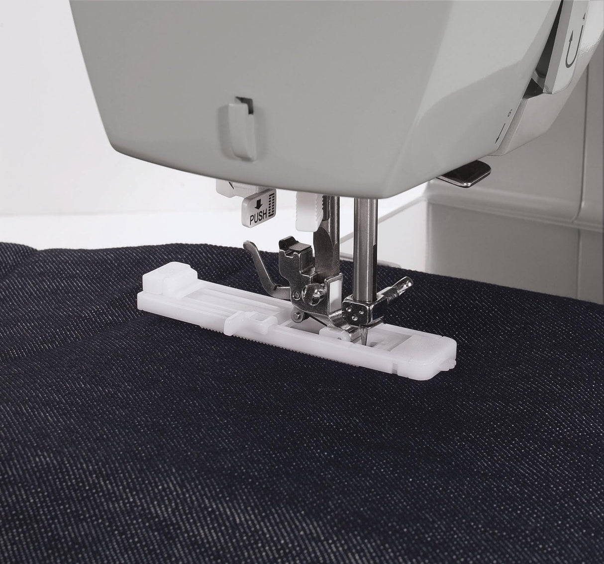 Singer Heavy Duty 4423 Maquina de Coser Mecanica - 23 Puntadas, Motor Mejorado, Enhebrado Automático, Accesorios Incluidos, Placa de Refuerzo de Acero, Maquina De Coser Profesional