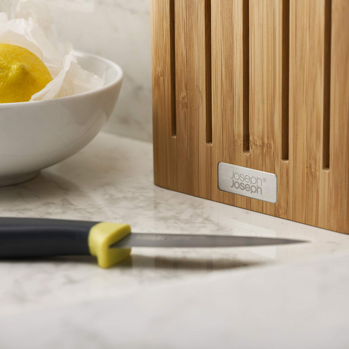 Joseph Joseph Elevate Knives - Set de 5 Cuchillos con Portacuchillos de Bambú - Multicolor