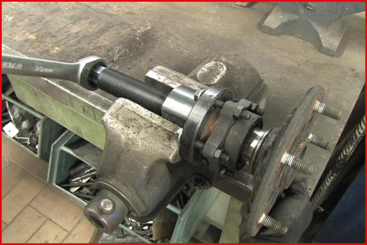 KS Tools 150.2370 Juego de herramientas para rodamientos de rueda de Ford Transit, 17 pzs