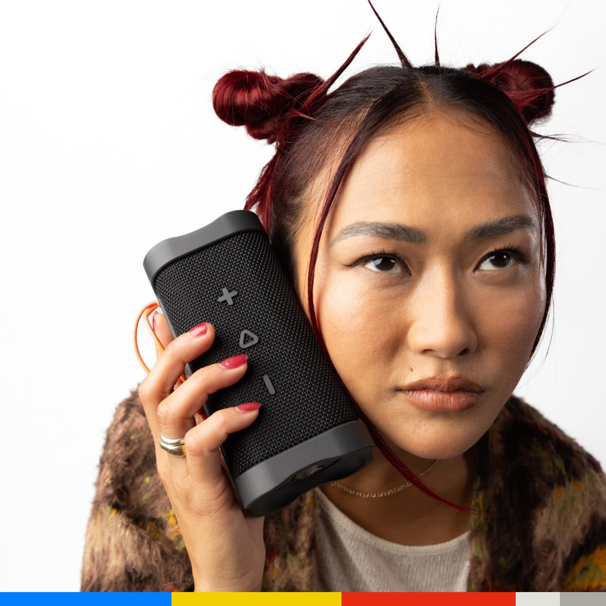 Skullcandy Terrain Altavoz Portátil Inalámbrico con Bluetooth, Impermeabilidad IPX7, 14 Horas de Batería, True Wireless Stereo y Correa Integrada para Viajes y Uso en Exteriores - Negro