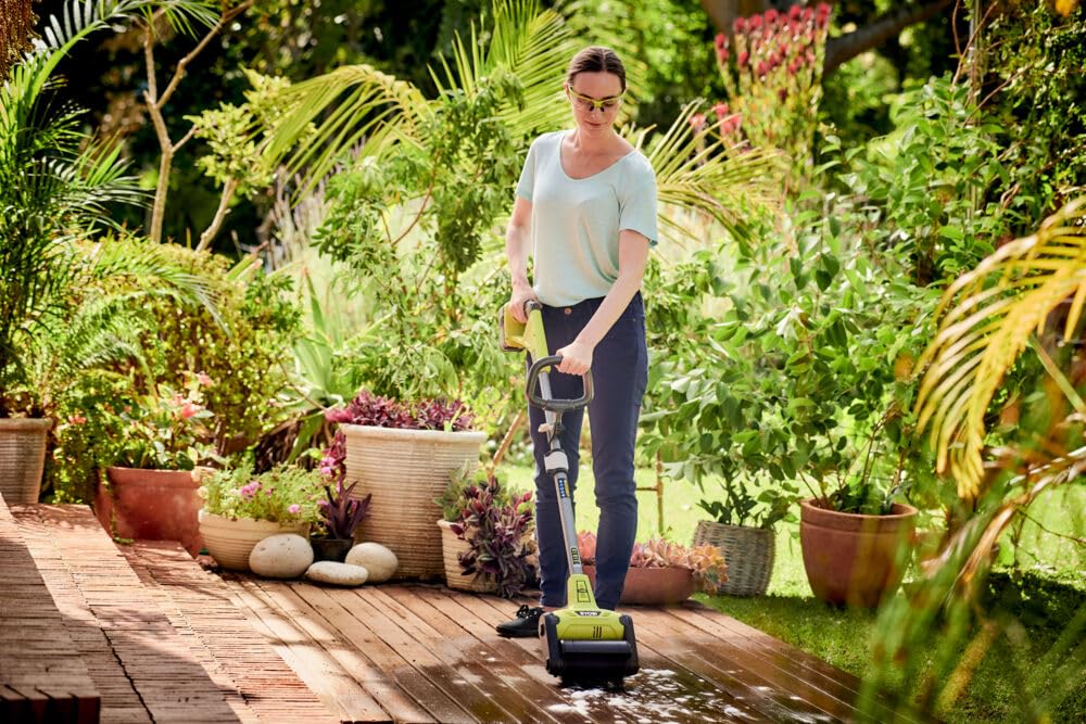 RYOBI - Limpiador de Suelos Inalámbrico 18V One+ - Uso en Superficies Duras de Jardín - Mango Ergonómico y Tubo Telescópico - Se Entrega con 1 Cepillo Universal - RY18PCB-0
