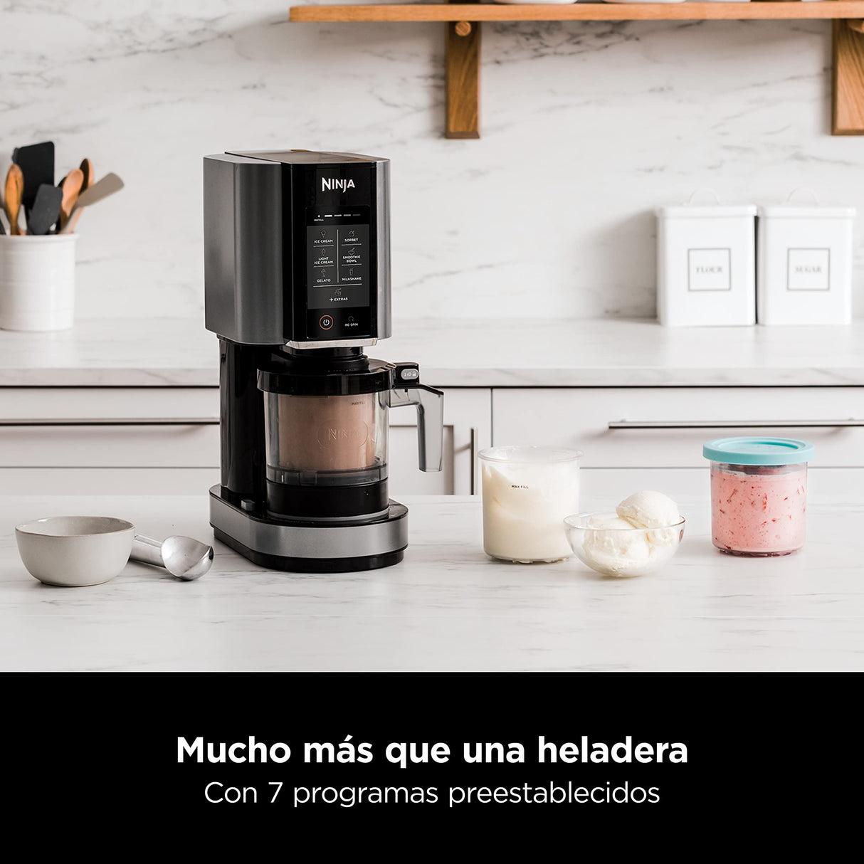 Ninja CREAMi Heladera multifunción, 1,4 l de capacidad, 3 tarrinas, 7 programas, Helado, Gelato, Sorbete, Smoothie bowl, Batido y más, en negro y plata, NC300EU