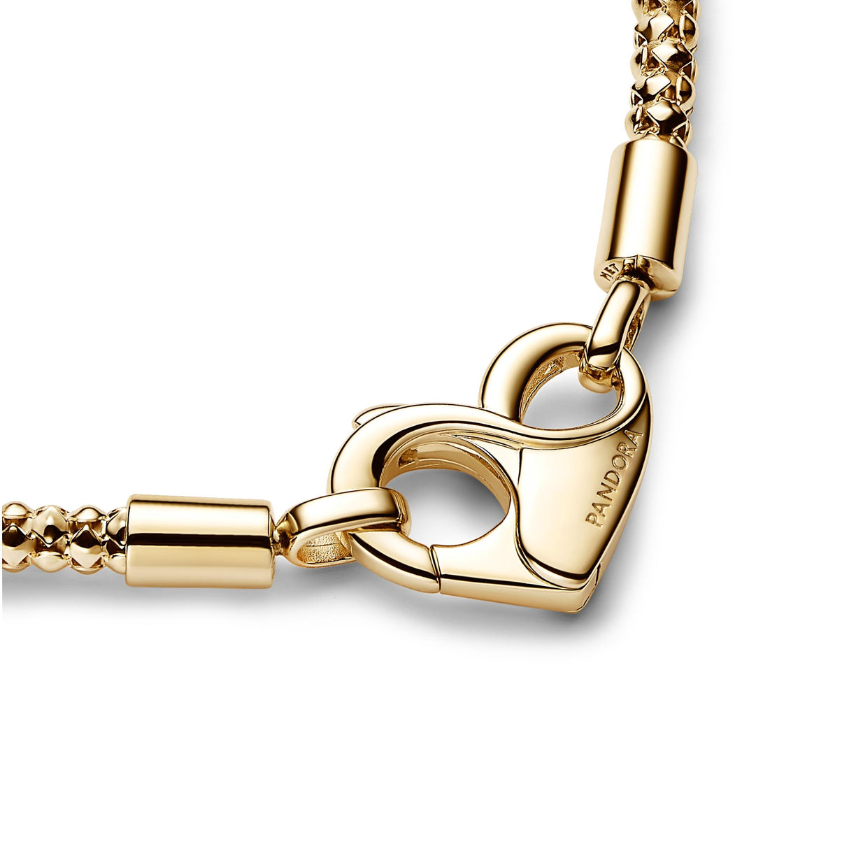 Pandora Moments Pulsera de cadena con tachuelas chapada en oro de 14 quilates con cierre en forma de corazón, 19
