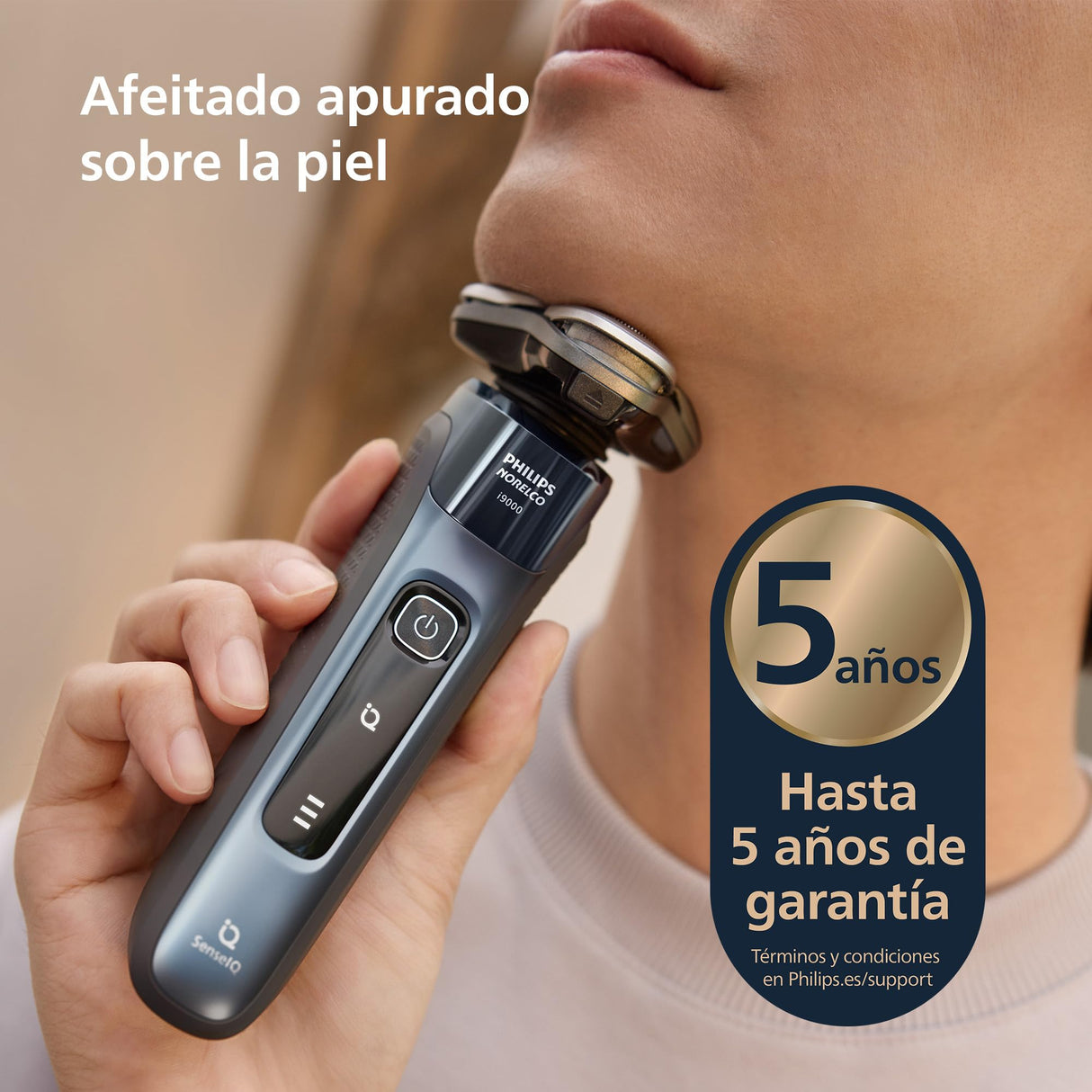Philips i9000, Afeitadora Eléctrica Hombre, Máquina de Afeitar Barba en Seco y Mojado, Tecnología SkinIQ, Base de Carga, Recargable, Estuche de Viaje, Centro de limpieza, X9001/30