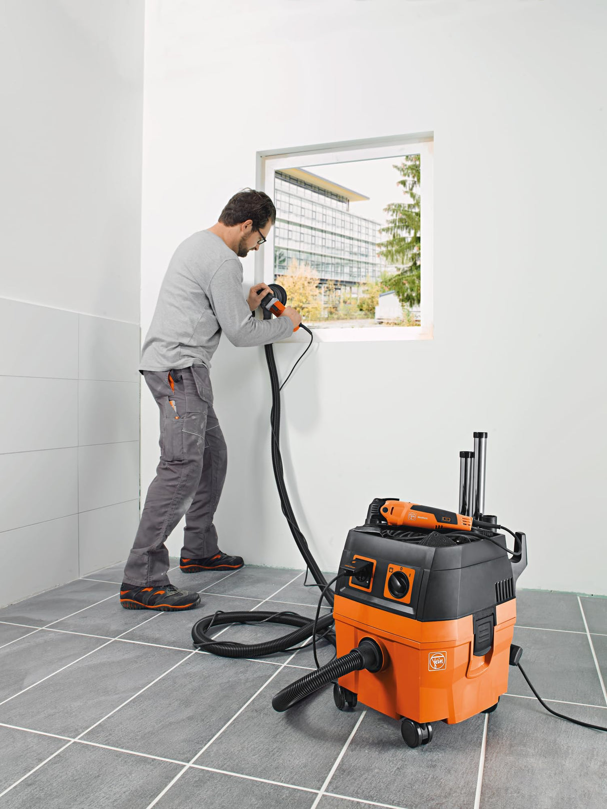 FEIN Dustex 35 L, Aspirador para seco y húmedo de gran potencia con conexión de herramientas eléctricas para el uso en taller y obra con cable con conector 7.5 m,