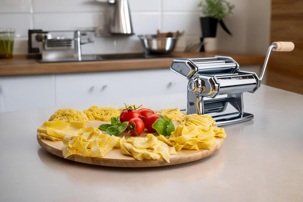 Imperia IPasta Línea Clásica. Máquina para Pasta. 100% Made in Italy. Máquina de pasta fresca en acero. Laminadora manual con manivela. Crea láminas para lasagne, tagliolini, fettuccine.