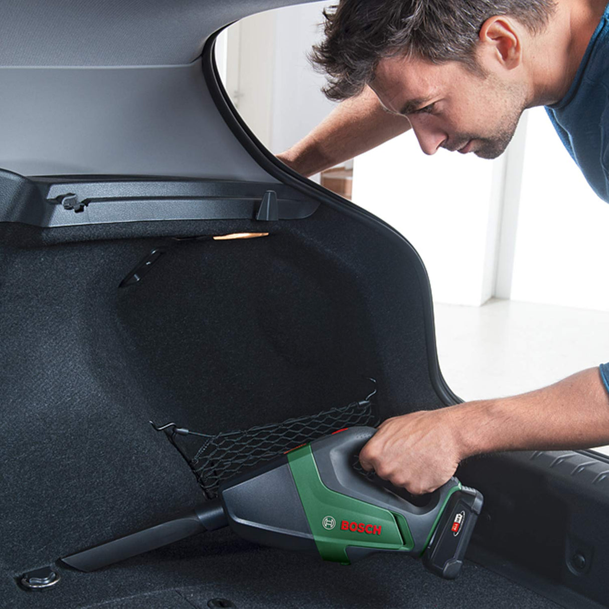 Bosch Aspirador a batería UniversalVac 18 batería de 2.5 Ah, Sistema de 18 voltios, en Caja
