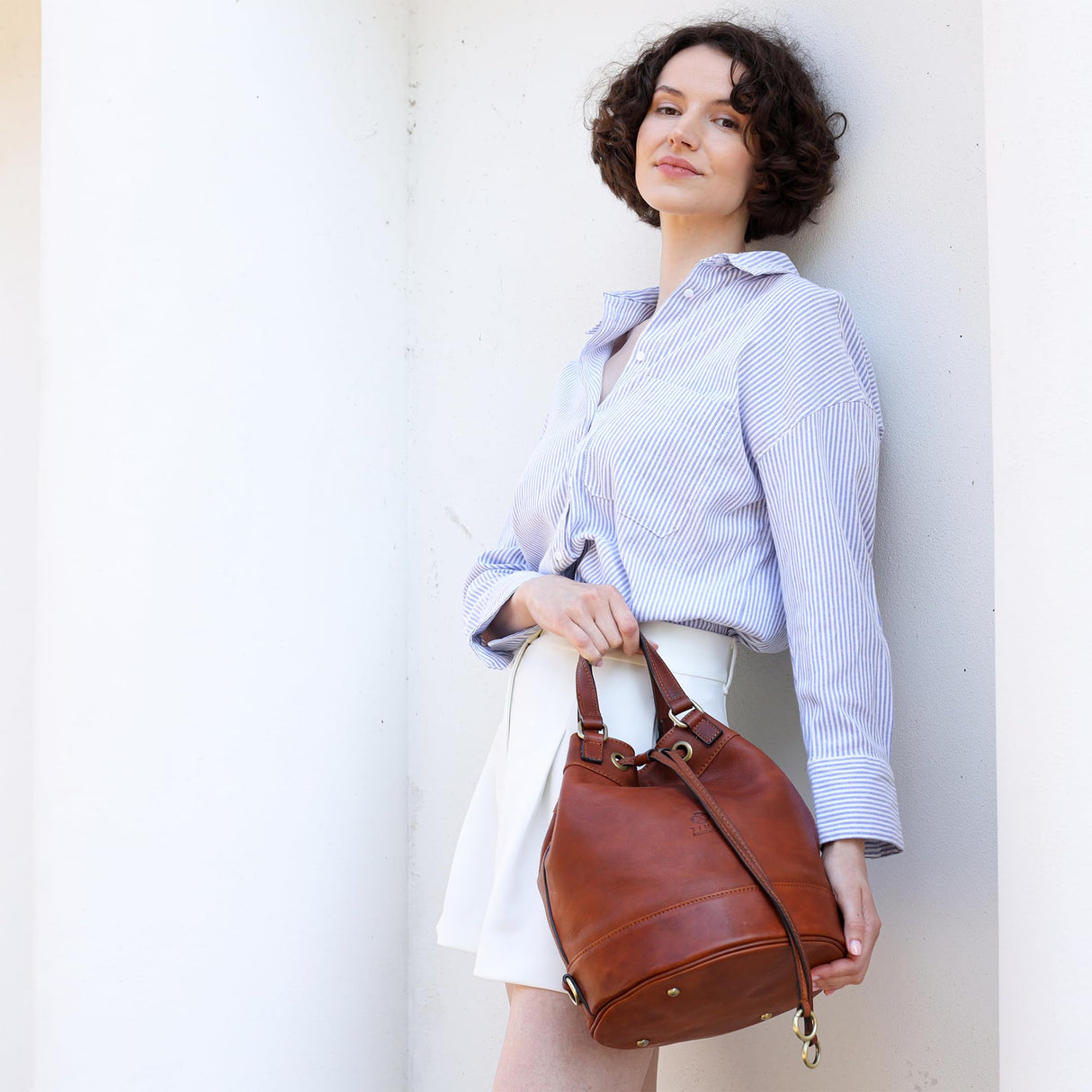 Time Resistance Bolso de Mano para Mujer de Cuero - Hecho a Mano en Italia con Cuero Auténtico de Vachetta - Bolso Ideal para Todos los Días o para Ocasiones Especiales, Coñac