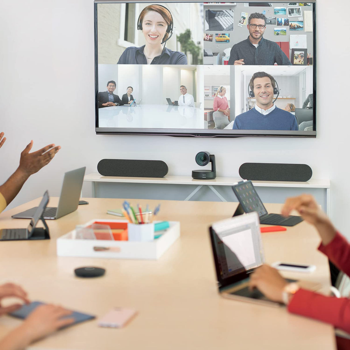Logitech Rally Plus Sistema de Video Conferencia Group Video conferencing System 16 Personas(s) ethernet - Sistema de videoconferencia (4k Ultra HD, 15x, 720p, 1080p, 1440p, 60 pps, 4, 5 m, -27 db).