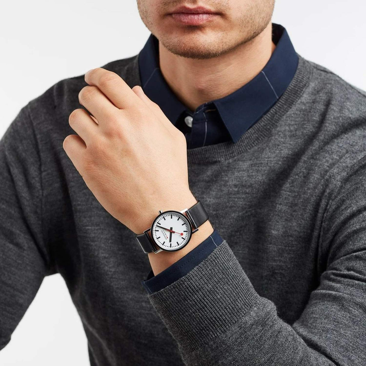 Mondaine Classic - Reloj de Cuero Negro para Hombre y Mujer, A660.30314.11SBB, 36 MM