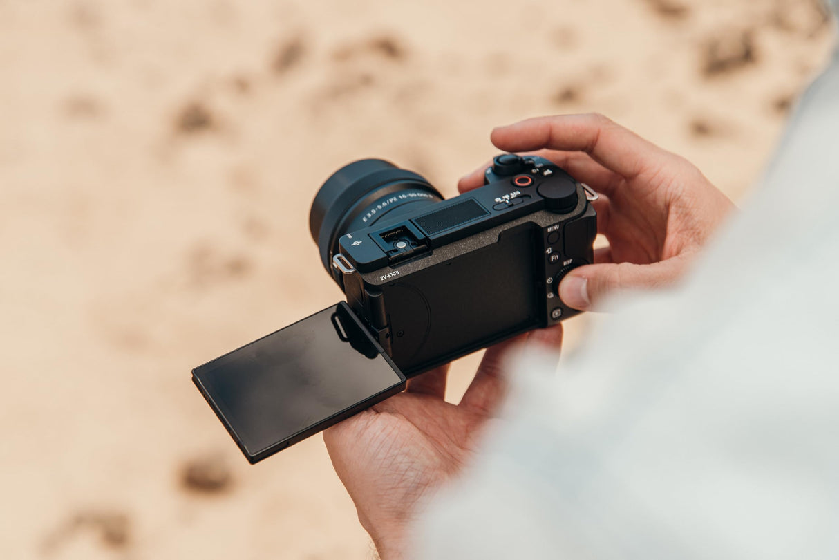 Sony Alpha ZV-E10 II, Cámara de vídeo APS-C mirrorless, con objetivo Kit Power Zoom 16-50 mmf/3.5-5.6 (vídeo 4K60p, grabación en 4:2:2 de 10 bits, 26 MP, estabilización digital, Eye AF en tiempo real)