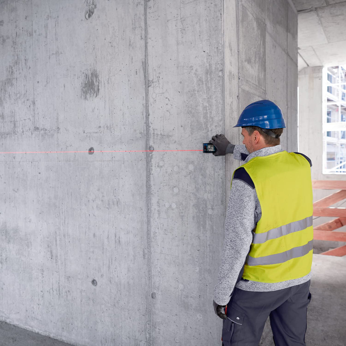 Bosch Professional Medidor Láser GLM 150-27 C (cámara integrada, batería de 3,6 V integrada, alcance: hasta 150 m, robusto, IP54, ±1,5 mm*, correa de sujeción, funda)