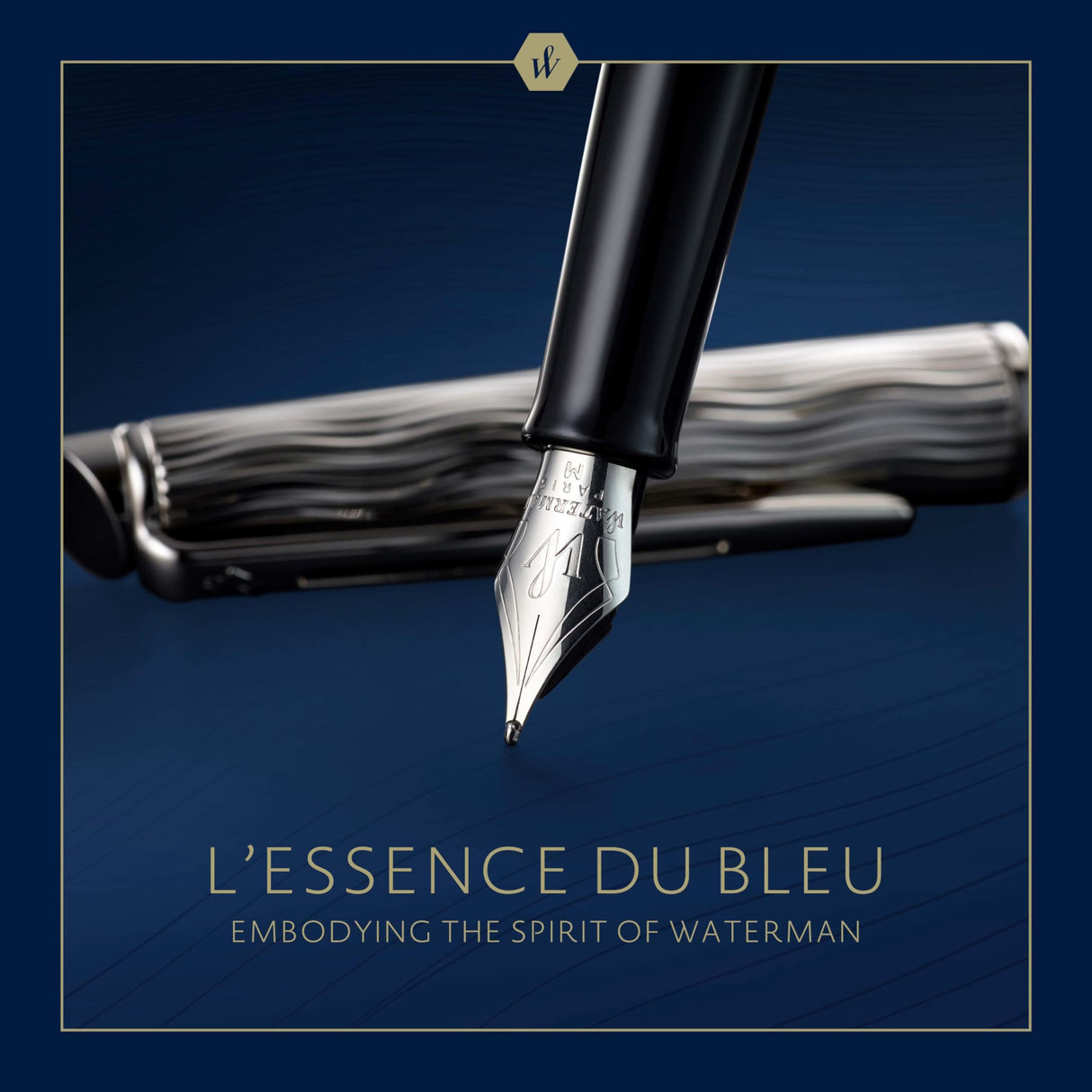 Waterman Hémisphère pluma estilográfica | Metalizada y lacada en azul | Capuchón labrado | Plumín fino de acero inoxidable | Tinta azul | Estuche de regalo