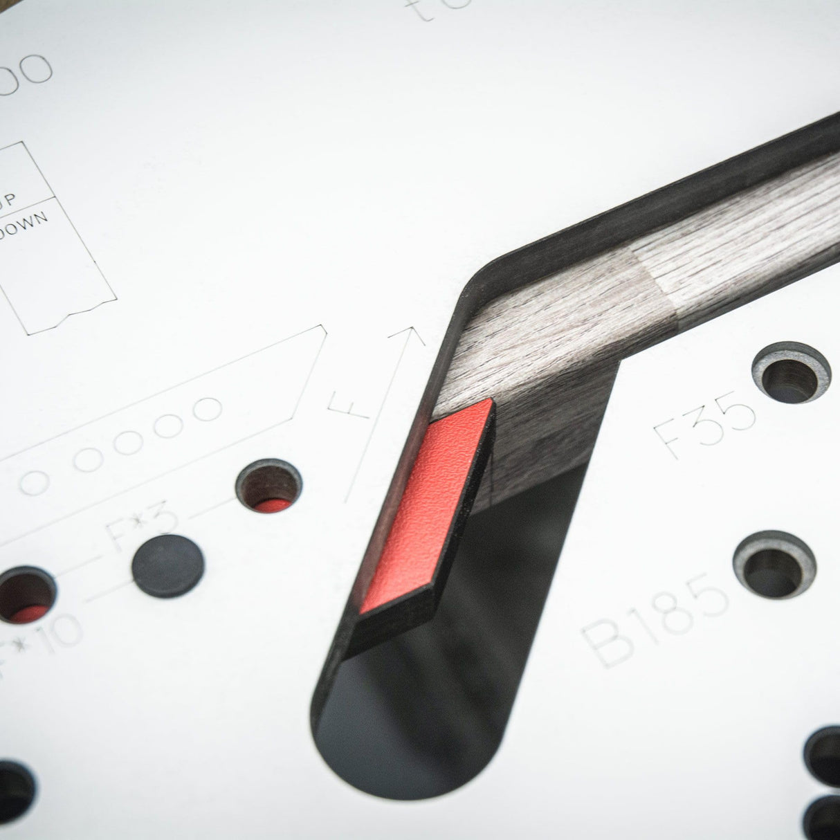 Trend Professional Jig Multi-Material para Encimeras de Cocina, para Juntas de Inglete Mason, Hasta 700mm, Alineación de Borde Frontal, KWJ700/PRO