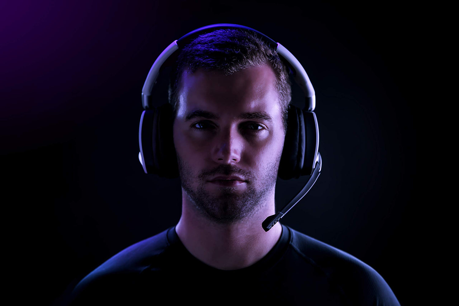Corsair VOID RGB ELITE Auriculares Inalámbricos para Juegos - Sonido Envolvente 7.1 - Micrófono Omnidireccional - Almohadillas de Malla de Microfibra - Compatible iCUE - PC, Mac, PS5, PS4 - Blanco