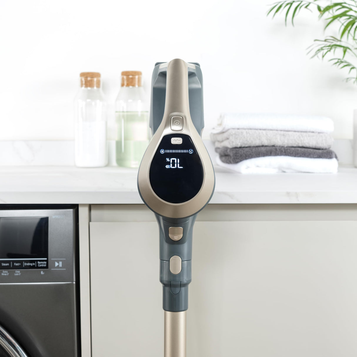 Beldray BEL01727TTVDE Titanium Smartflex inalámbrico Vacuum Cleaner – Multi-ciclónico 1L Stick Vac, Flexi-Bisagra, LED Digital Display, Indicador de Nivel de batería, Sensor de Bloqueo Inteligente,