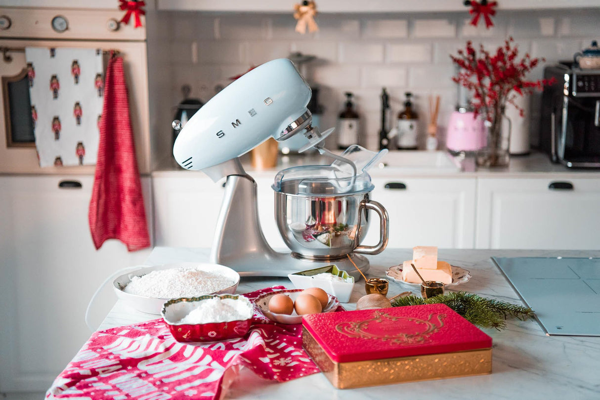 SMEG smf02pbeu Batidora de pie, 800 W, 4.8 litros, Plastic, 10 Velocidades, Azul