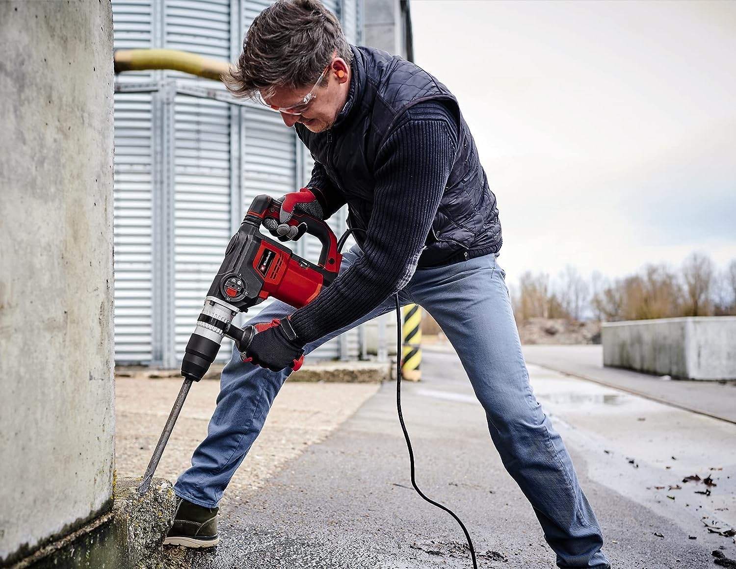 Einhell Martillo perforador con cable -TE-RH 40 3F. 1050 W, 10 J, taladrado de impacto - cincelado, mecanismo de impacto neumático, bloqueo de funcionamiento continuo, incl. Cinceles, E-Box M55