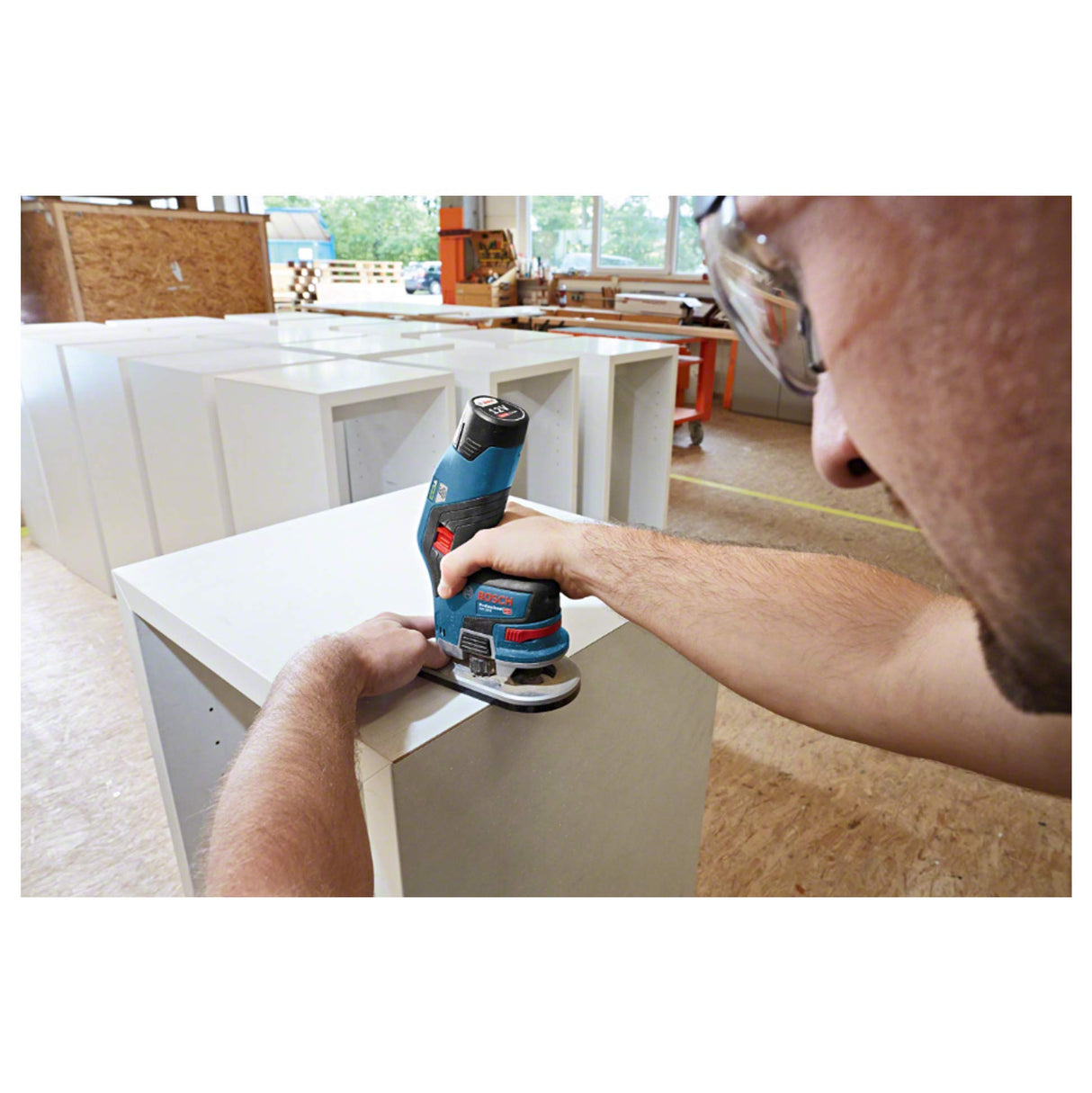 Bosch Professional 12V System GKF 12V-8 - Fresadora de cantos a batería (Brushless, 13000 rpm, pinzas Ø 6 mm / 8 mm, sin batería, en caja)