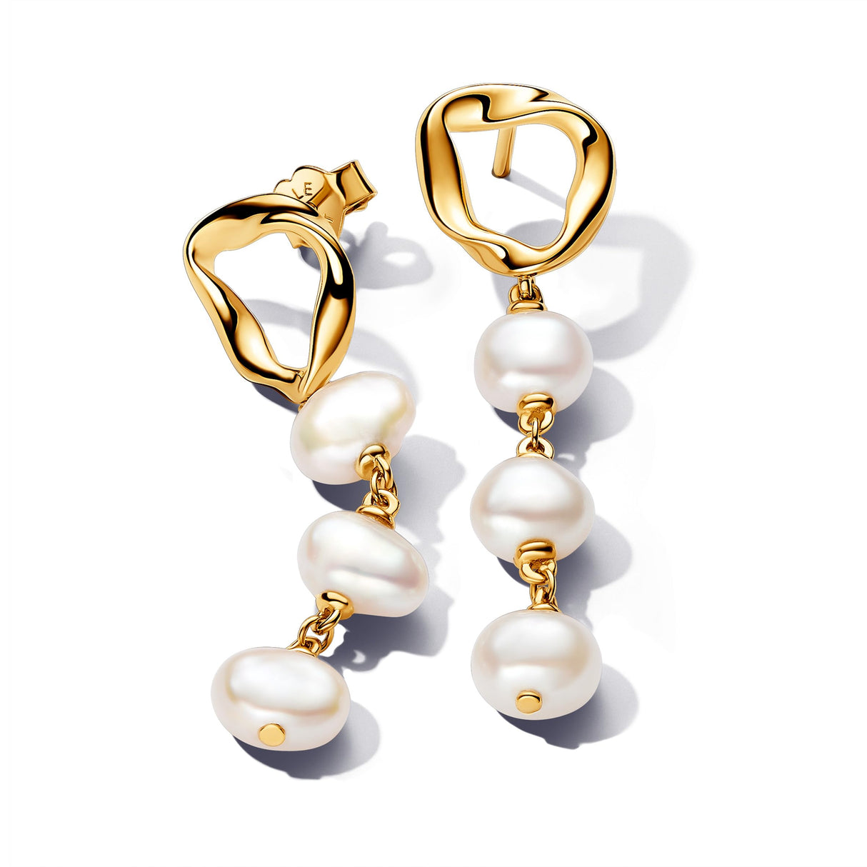 PANDORA Essence Pendientes de botón chapados en oro de 14 quilates con perla blanca cultivada de agua dulce tratada