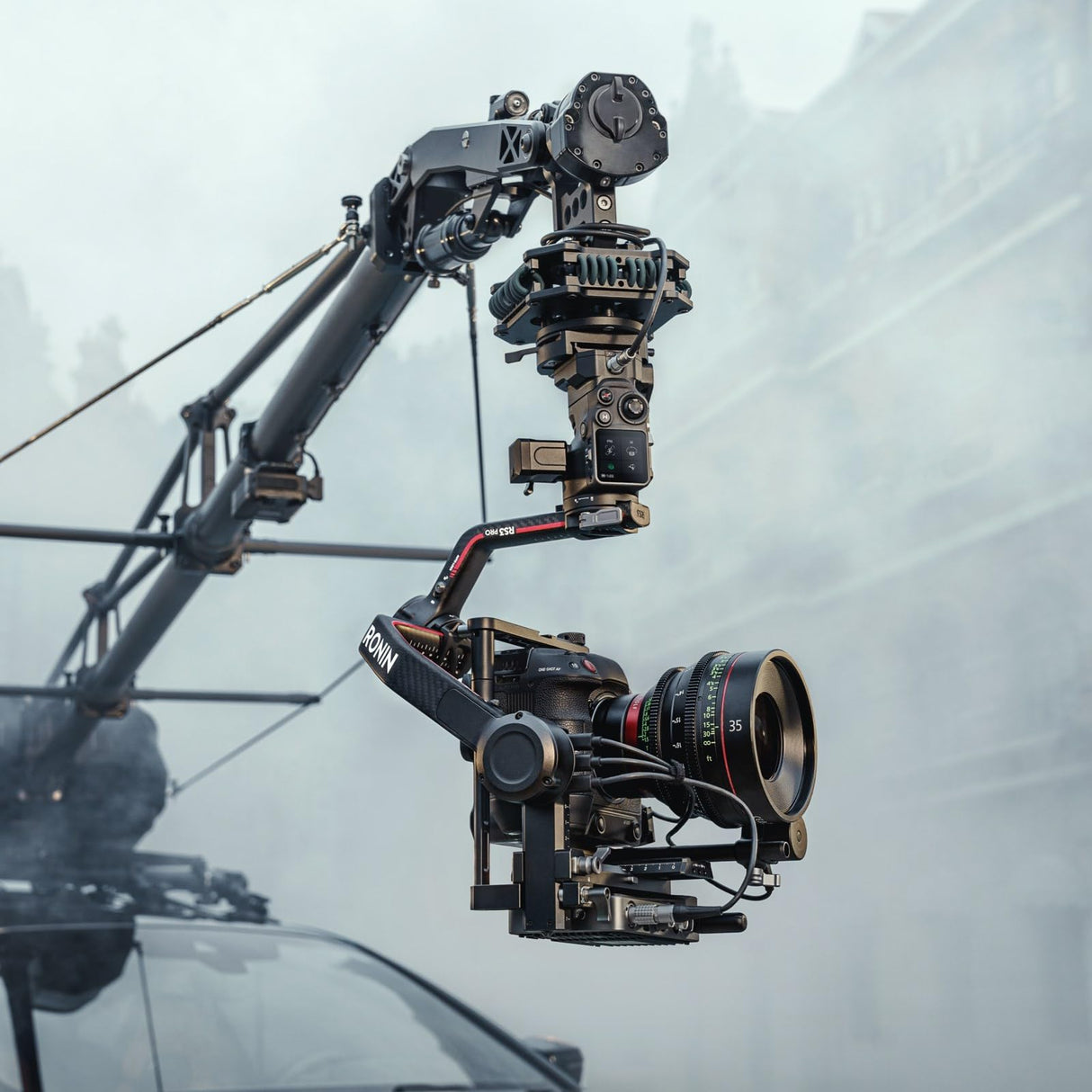 DJI RS 3 Pro, estabilizador portátil en Tres Ejes para cámaras de Cine y DSLR de Canon/Sony/Panasonic/Nikon/Fujifilm/BMPCC, Bloqueo automático de los Ejes, Brazos de los Ejes de Fibra de Carbono