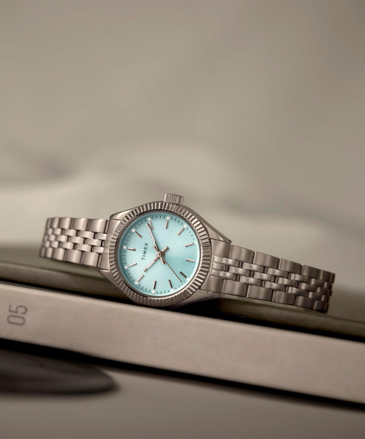 Timex Trend TW2W90700 - Reloj de Mujer 25 mm, Brazalete de Acero Inoxidable en Tono Plateado, Esfera Azul y Caja en Tono Plateado