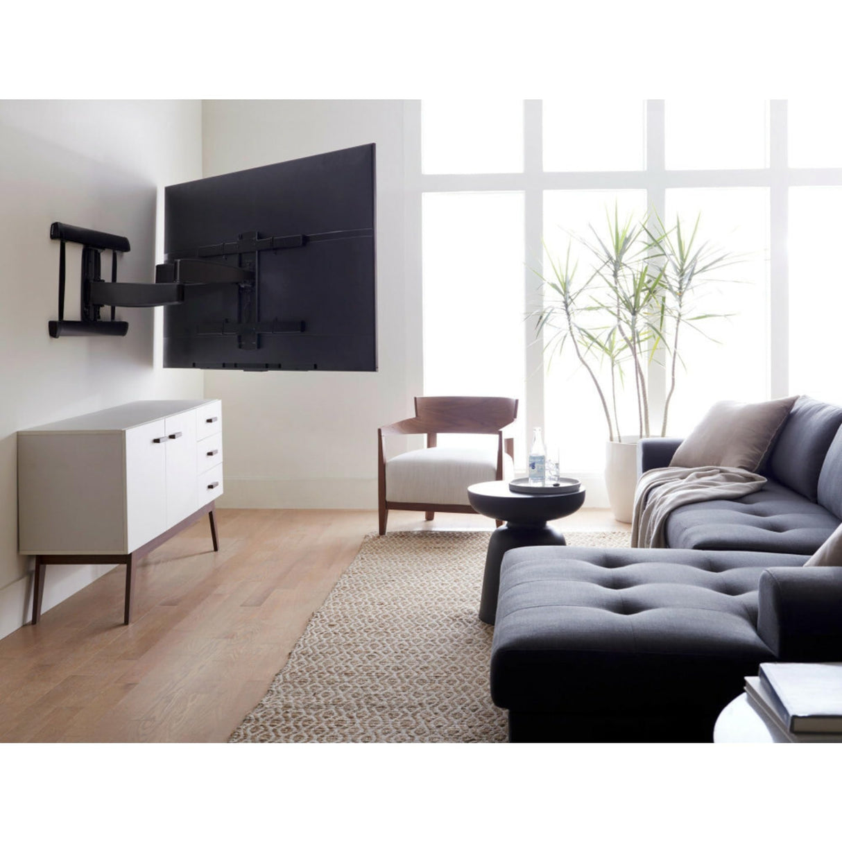 Sanus Soporte de TV avanzado de Movimiento Completo de 46 a 95 Pulgadas
