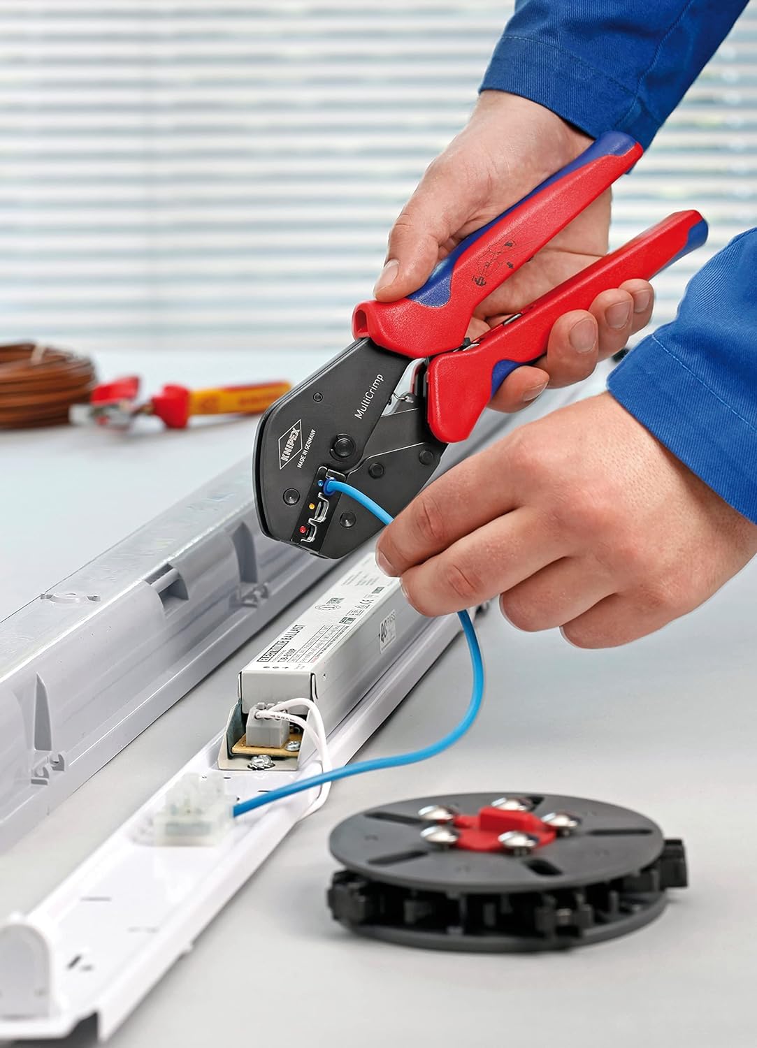 Knipex MultiCrimp® Alicate crimp con porta-mordazas bruñido, con fundas multicomponentes 250 mm 97 33 01