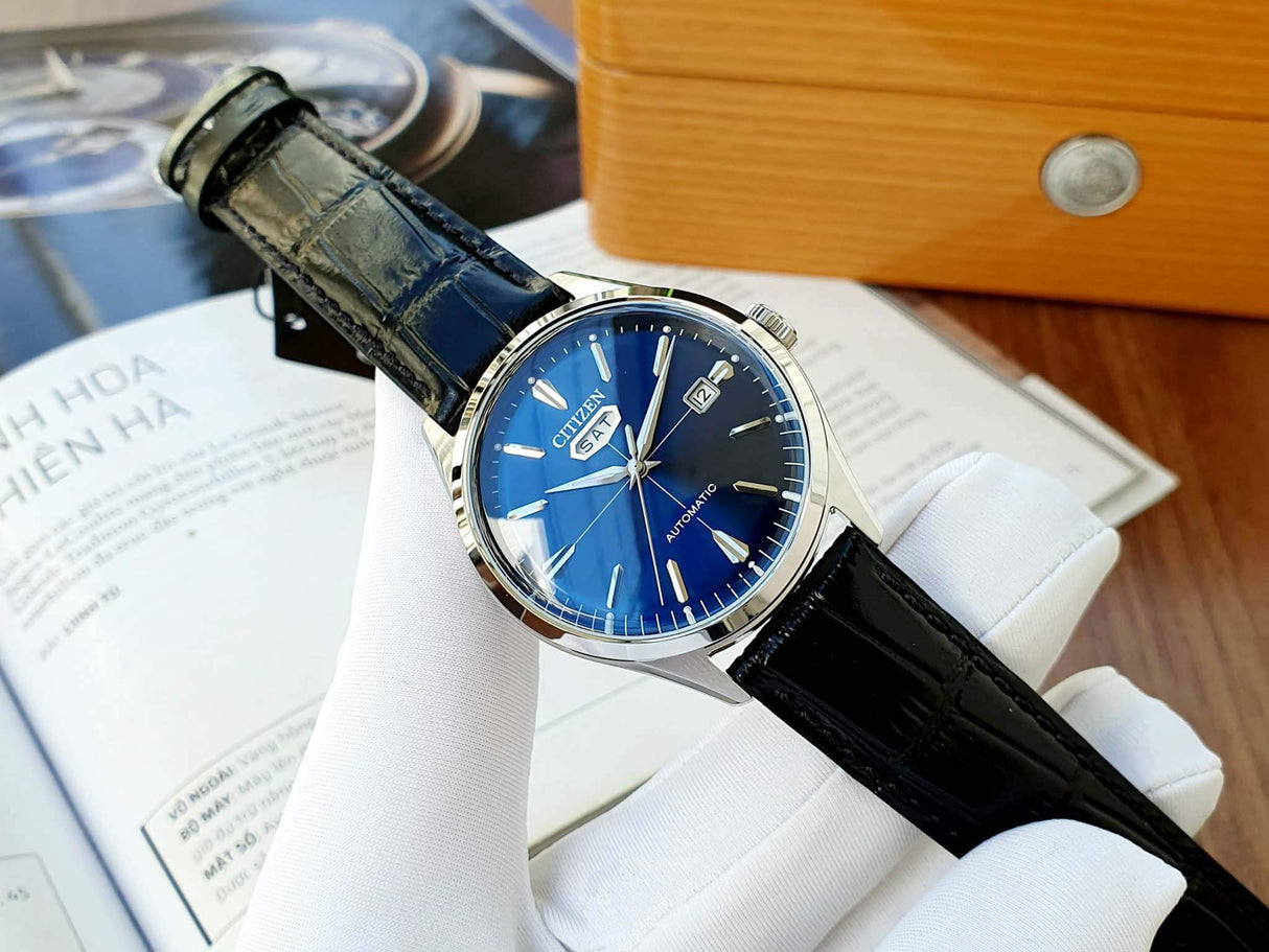 CITIZEN Reloj Analógico para Hombres de Japonés automático con Correa en Cuero NH8390-20LE