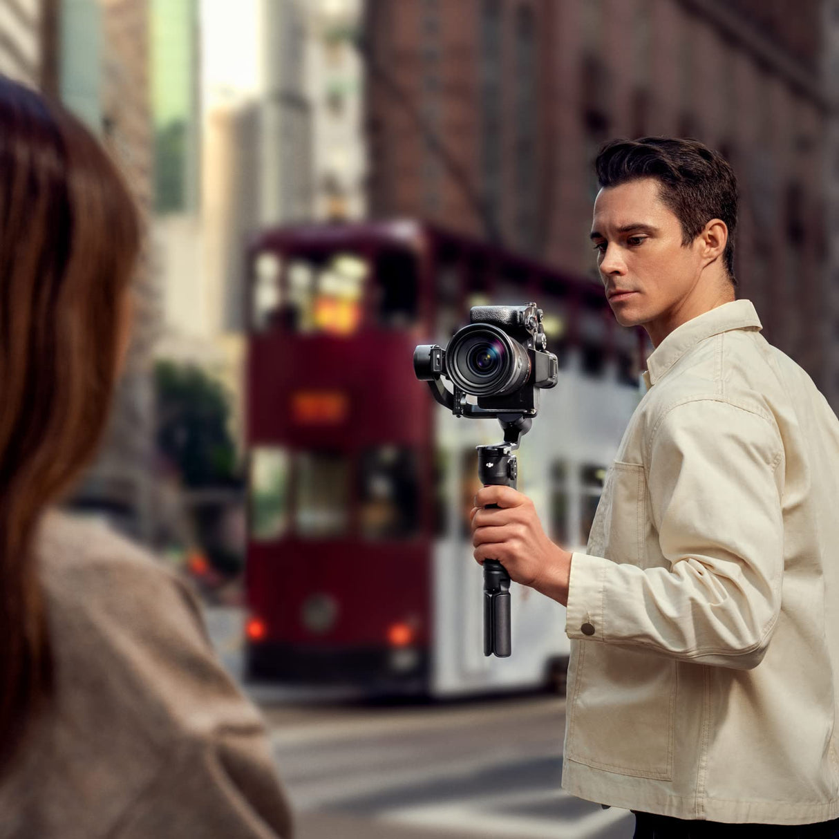 DJI RS 3 Mini, estabilizador Ligero de 3 Ejes para Canon/Sony/Panasonic/Nikon/Fujifilm, Carga Probada de 2 kg, Control del Obturador por Bluetooth, grabación Vertical nativa, estabilizador Camara