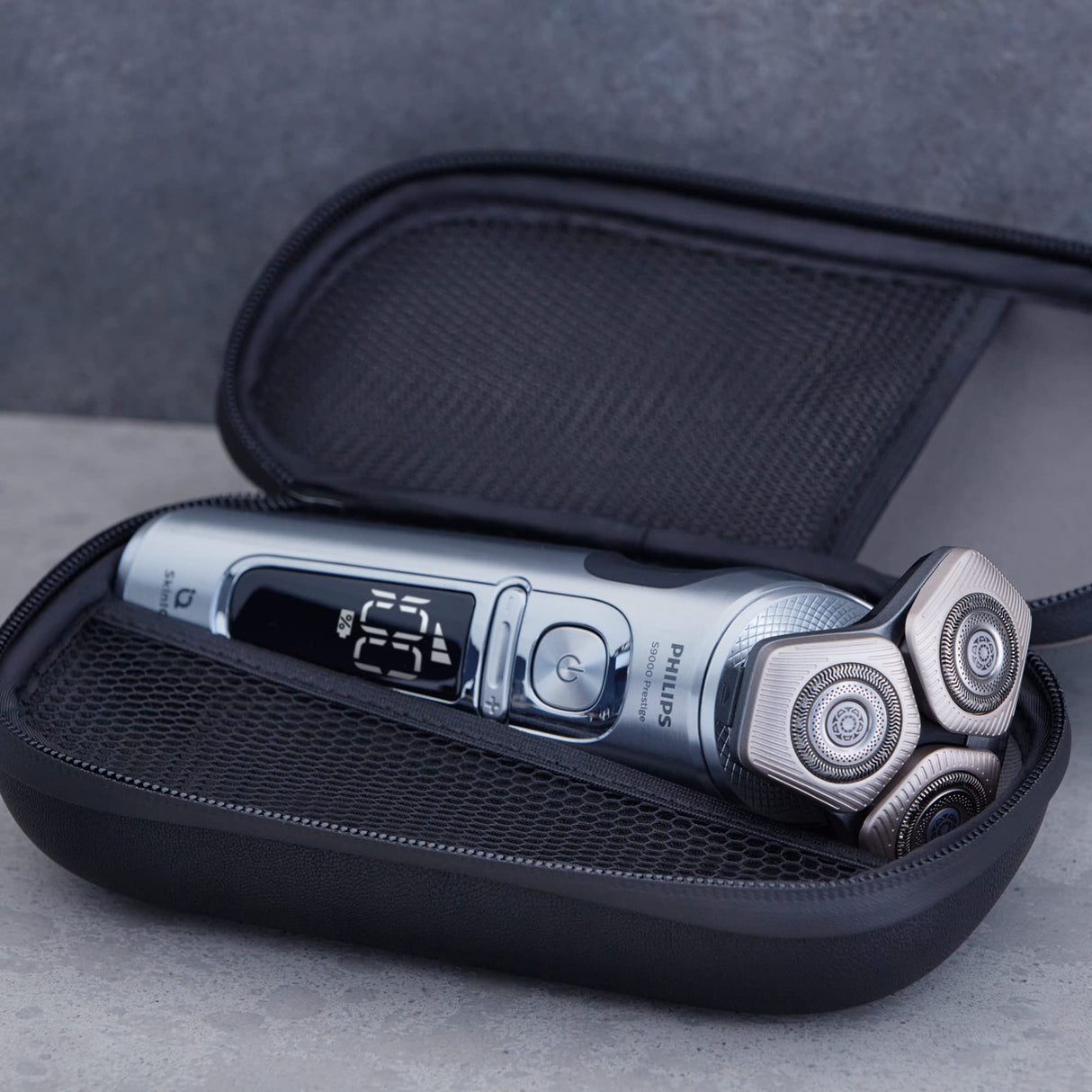 Philips Serie 9000 Prestige Afeitadora Eléctrica Hombre,Máquina de Afeitar Barba con Barbero, 60min de uso, En Seco y Húmedo, Recargable, Centro de Limpieza, Base Carga QI, Naricero, SP9885/35, Cromo