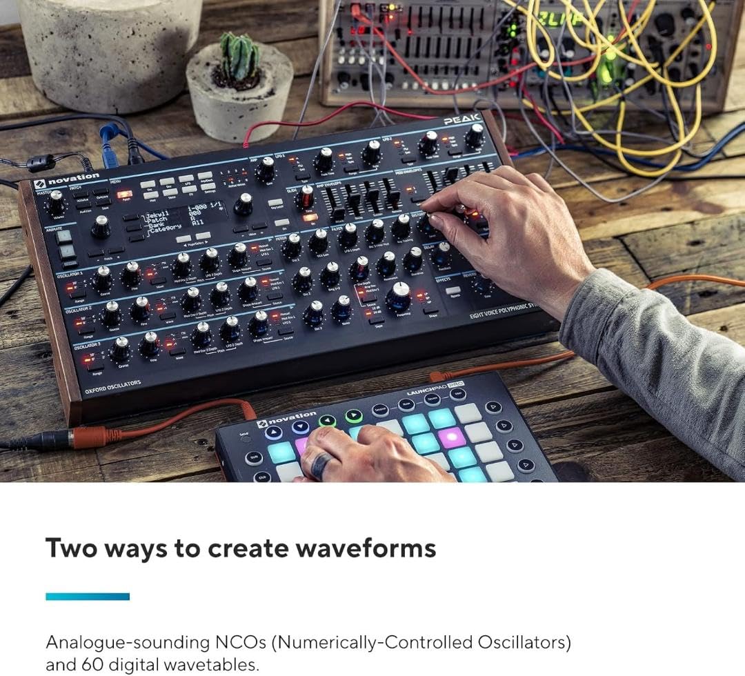 Novation Peak Sintetizador de escritorio polifónico de ocho voces.
