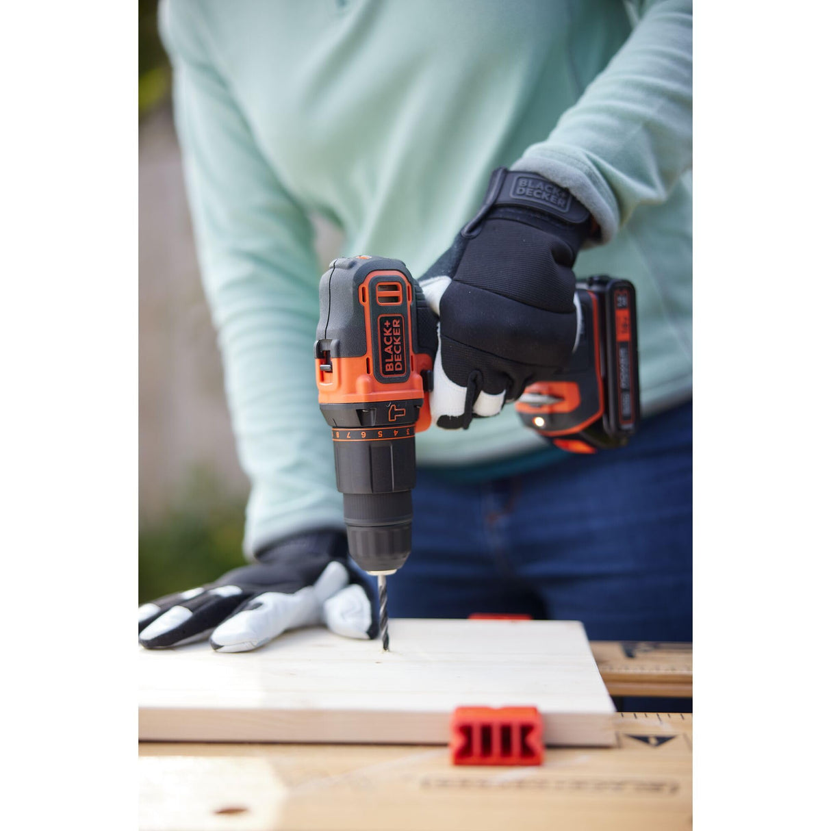 BLACK+DECKER BDCHD18BOA Taladro atornillador de percusión con doble batería de litio de 18V 1 5&Ah 160 accesorios