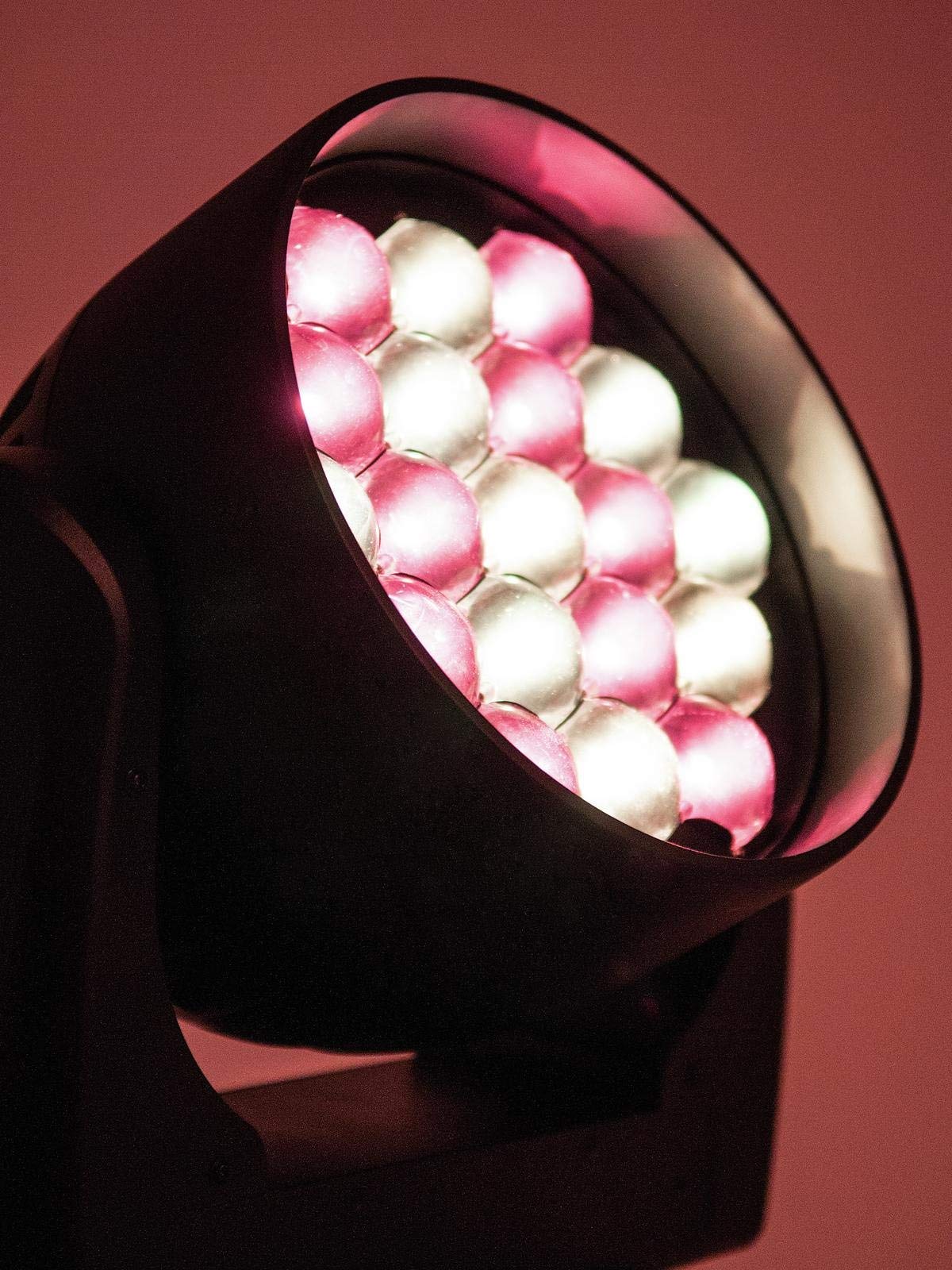 FUTURELIGHT 51841311 Eye-19 Rgbw Zoom Wash - Linterna LED con Cabezal móvil (19 x 15 W)