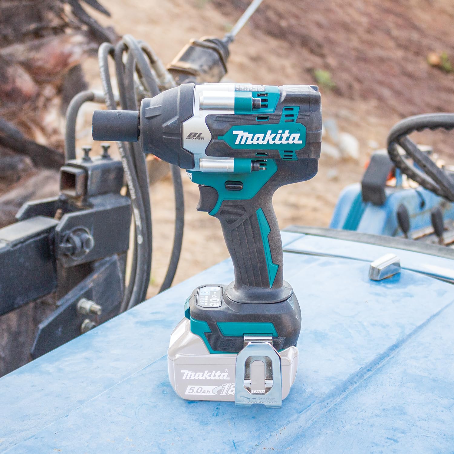 Makita DTW701Z Atornillador de impacto inalámbrico de 18 V (sin batería, sin cargador)