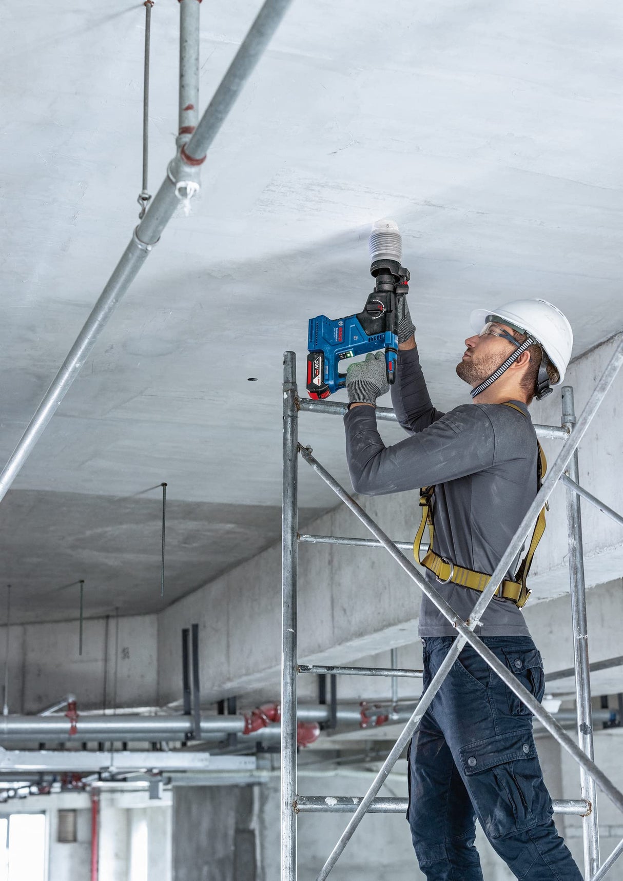 Bosch Professional 18V System GBH 18V-24 C - Martillo perforador a batería (Brushless, 2,4 J, Ø máx. hormigón 24 mm, SDS plus, Connectivity, 2 baterías x 5.0 Ah, en L-BOXX)