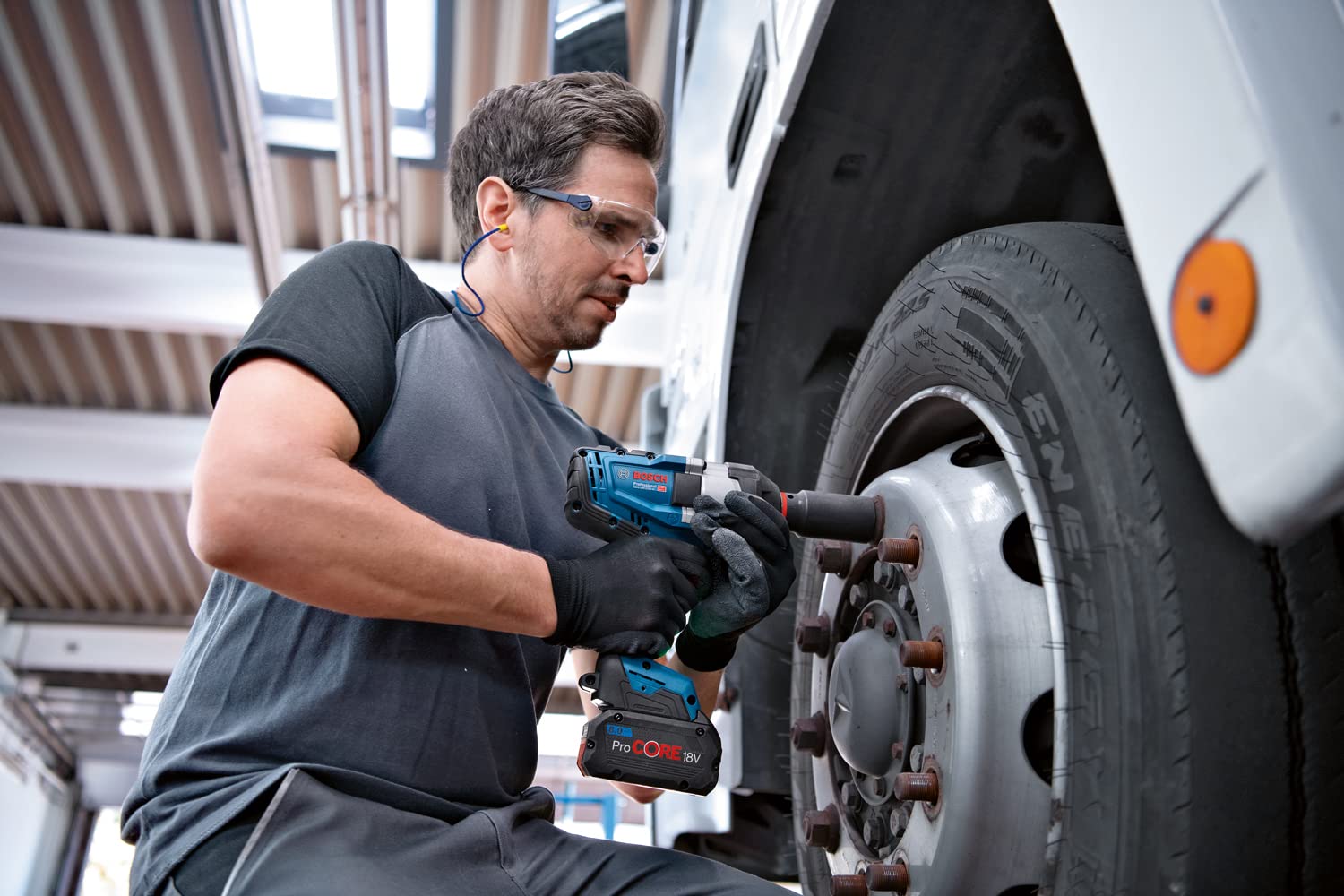Bosch Professional BITURBO GDS 18V-1050 H - Atornillador de impacto a batería (Brushless, 18V, 1050 Nm, tornillos hasta M24, sin batería, en caja)