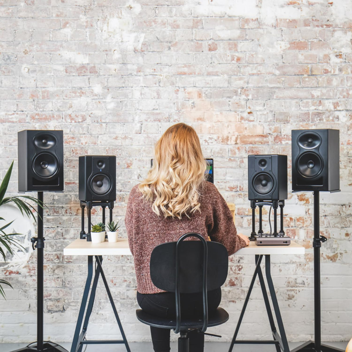 Audient Interfaz de audio Audient iD14 MKII, 2 preamplificadores de micrófono clase a (Interfaz de audio de alto rendimiento, USB-C, mezcla de monitores y función de panorámica de monitores) negro