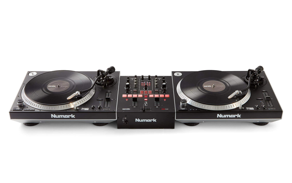 Numark Scratch - Mezclador de DJ, dos canales scratch para Serato DJ Pro, Crossfader Innofader, licencia DVS, 6 selectores de efectos de acceso directo, performance pads, 24 bits calidad de sonido
