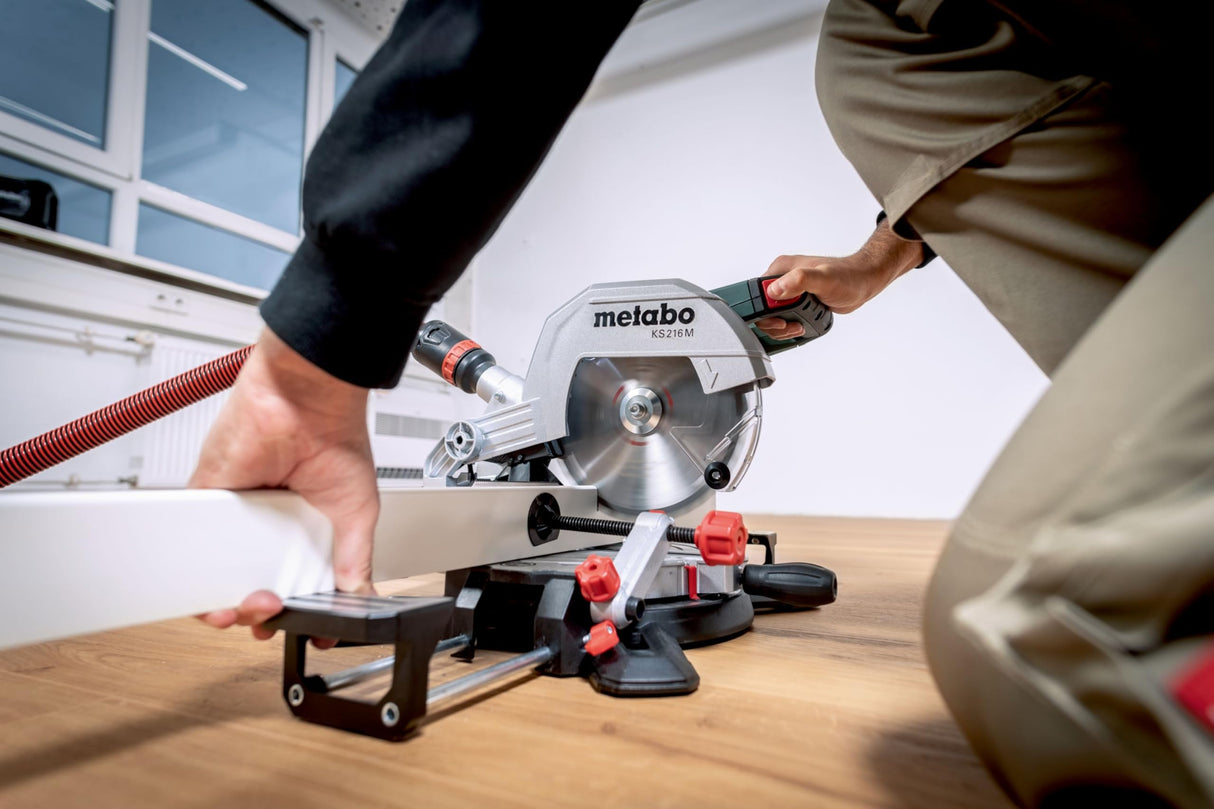 metabo KS 216 M 610216900 - Juego de sierra tronzadora (caja con 2 hojas de metal duro, inclinación de la hoja de sierra, ampliaciones de mesa integradas)