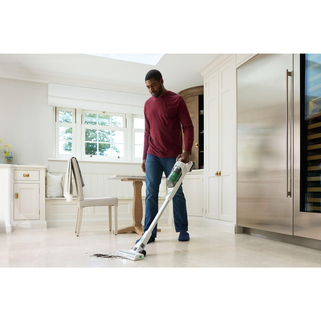 BLACK+DECKER Aspiradora Escoba Reviva 4 en 1, Sin Cable, 18V,Batería Extraíble de 2Ah, REVSV18D1-QW
