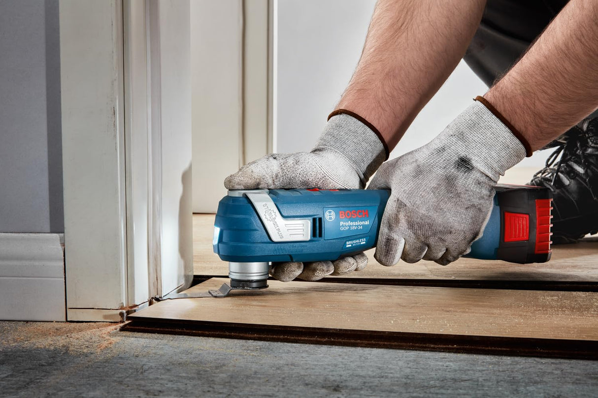 Bosch Professional 18V System multiherramienta a batería GOP 18V-34 (motor Brushless sin escobillas, Vibration Control, con varias cuchillas, 1 plato de lija, 5 hojas de lija, 5 accesorios en L-BOXX)