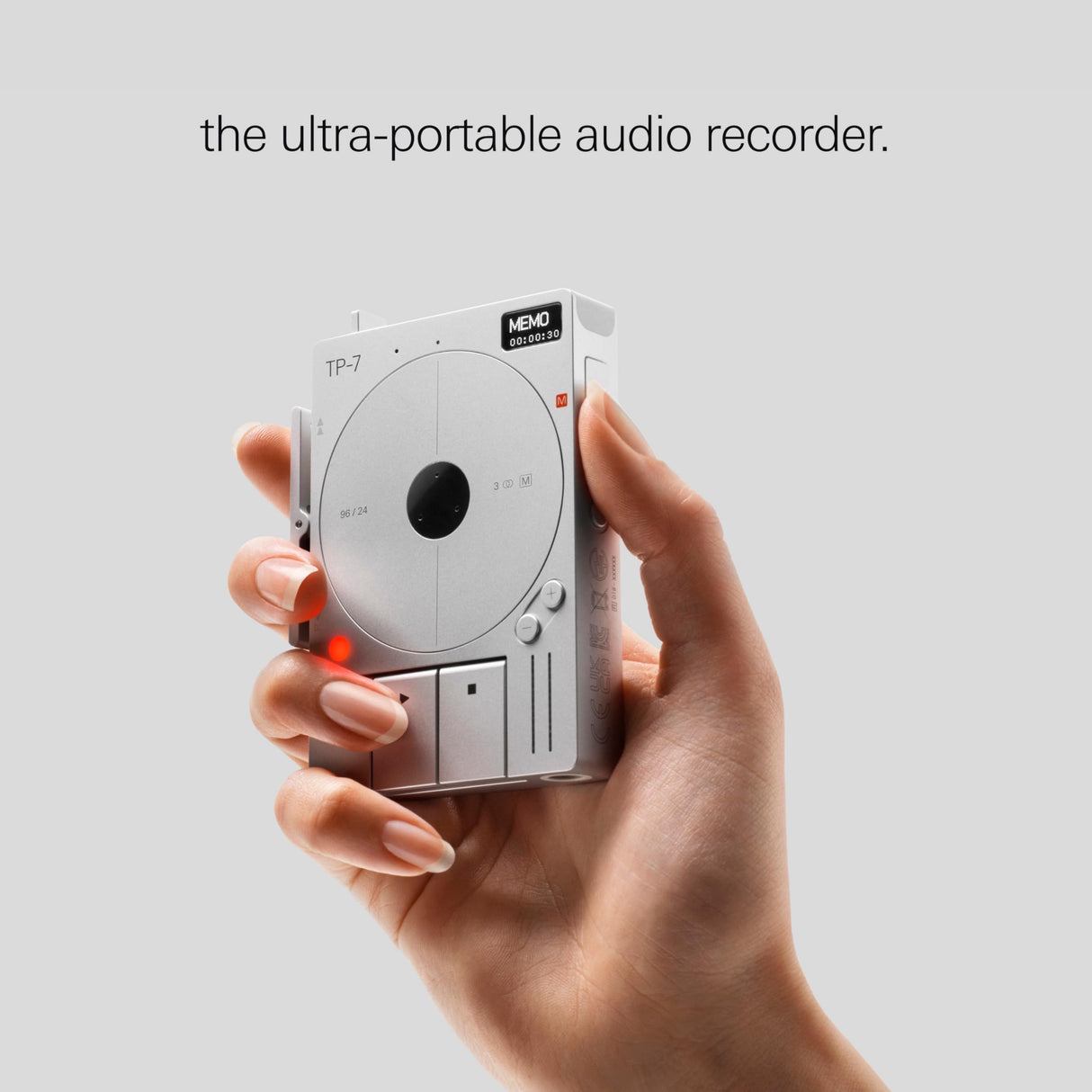 Teenage Engineering TP–7 Grabadora de sonido portátil con interfaz de audio USB-C, Bluetooth, micrófono interno, altavoz y almacenamiento de 128 GB