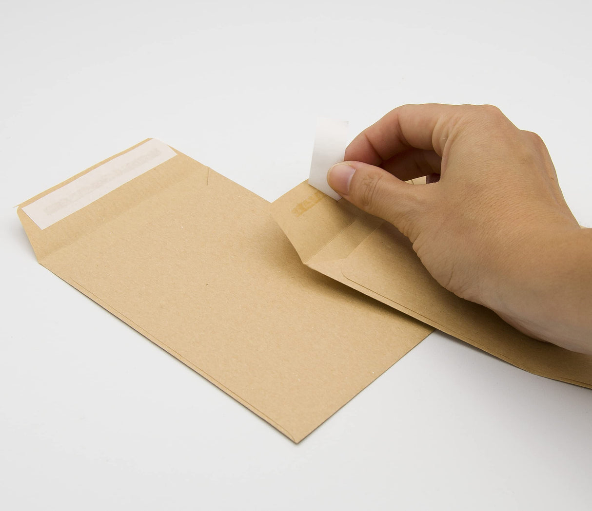 Sobres de Papel Kraft, Sobres Pequeños Tira de Silicona para Invitaciones o Bolsitas de Regalo de invitados de Boda. Medida 100x145mm. Sobres para joyas o semillas · m-office (1000 uds)